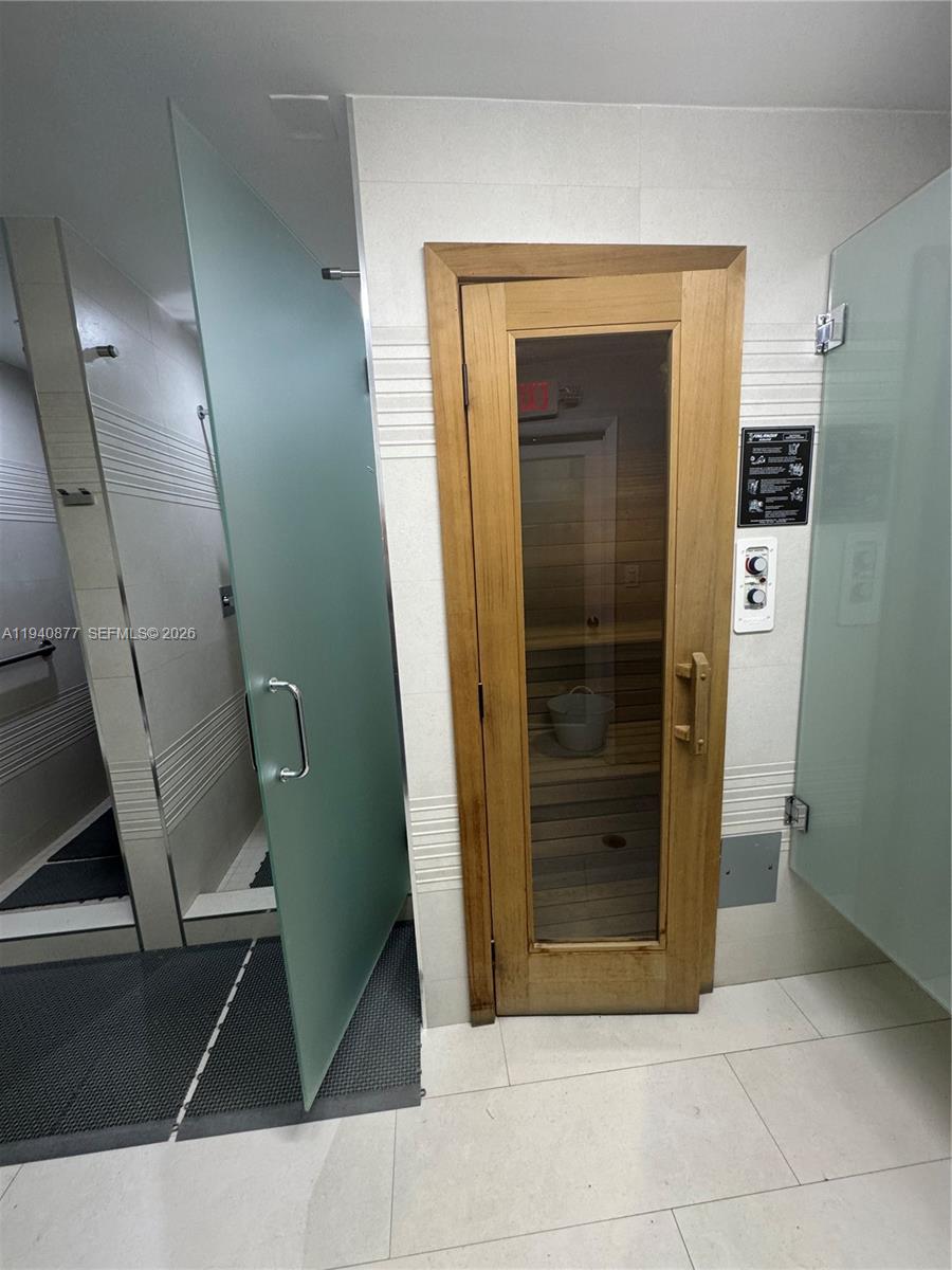 MALAGA TOWERS CONDO - Residential