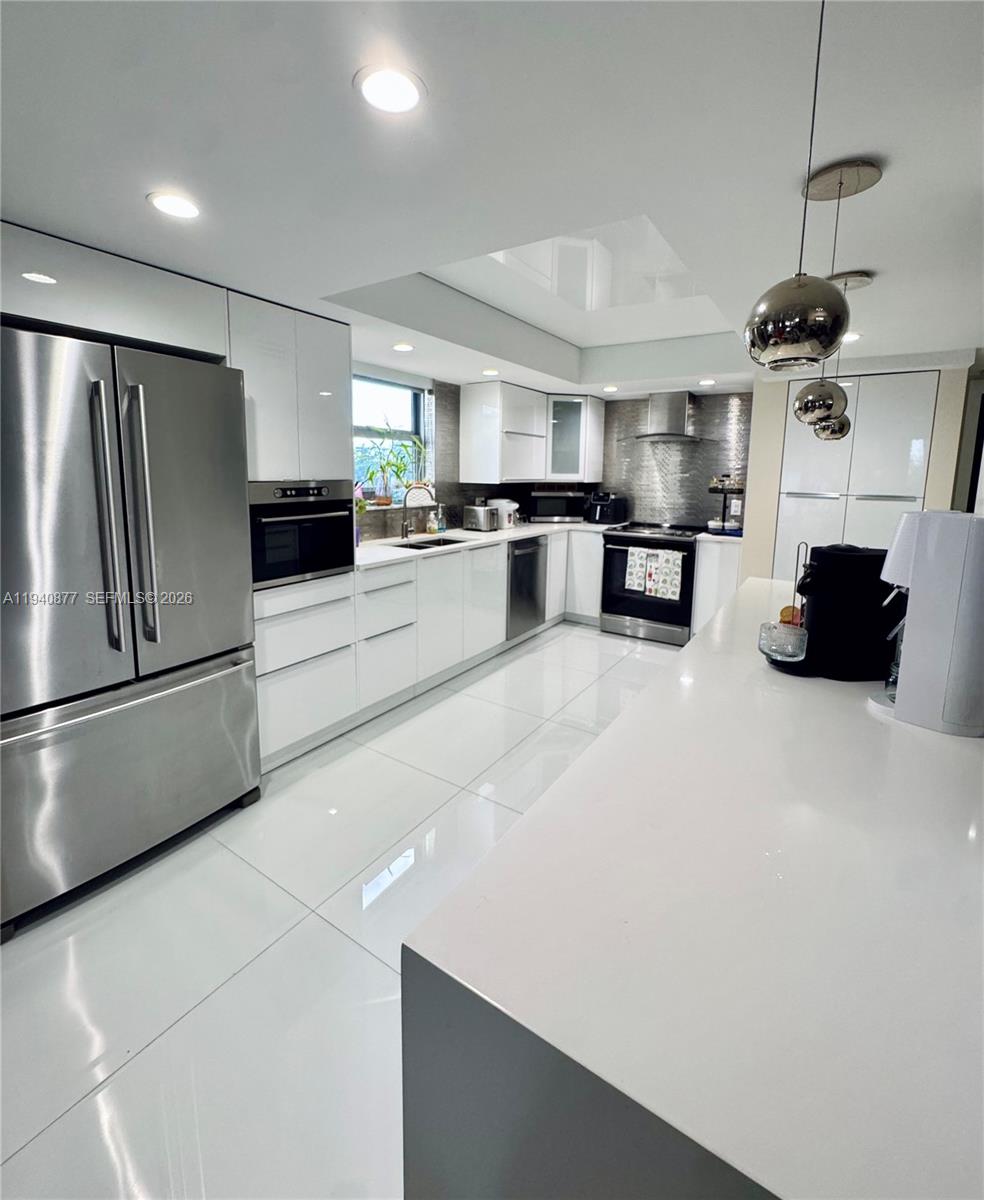 MALAGA TOWERS CONDO - Residential