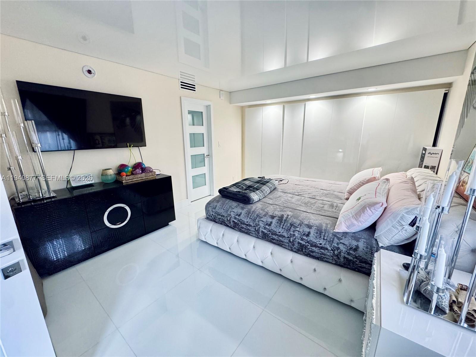 MALAGA TOWERS CONDO - Residential