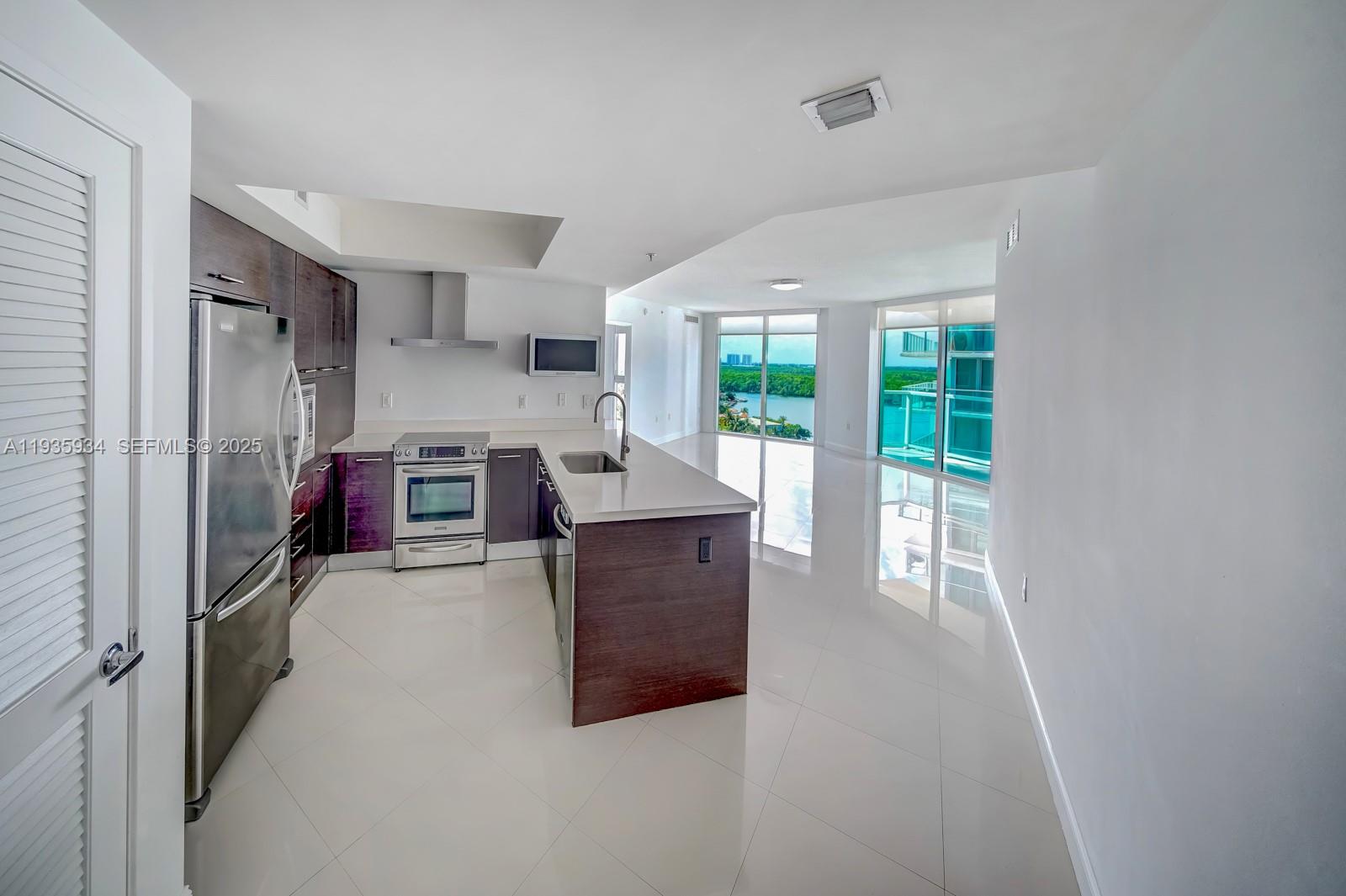250 Sunny Isles Blvd 3-1404