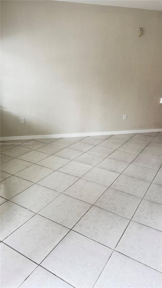 5719 NW 114th Ct 101