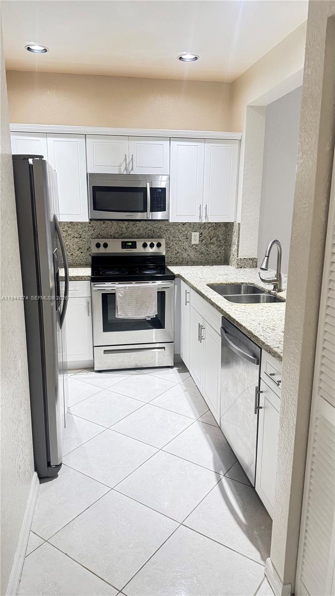 5719 NW 114th Ct 101