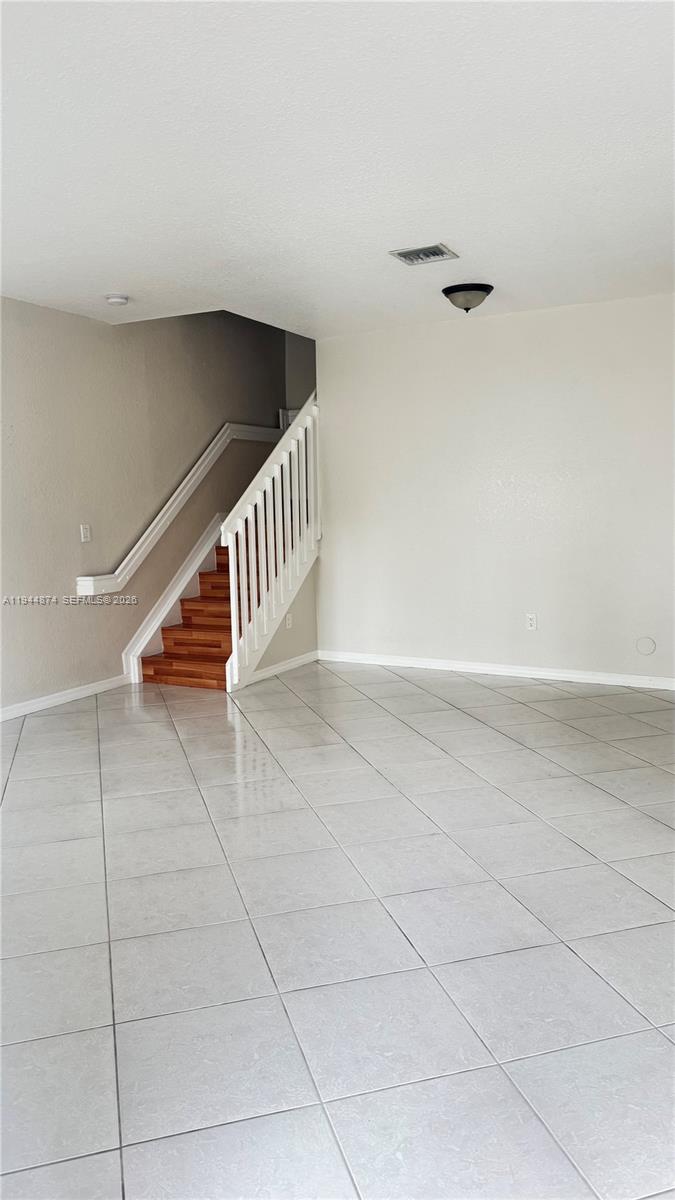 5719 NW 114th Ct 101