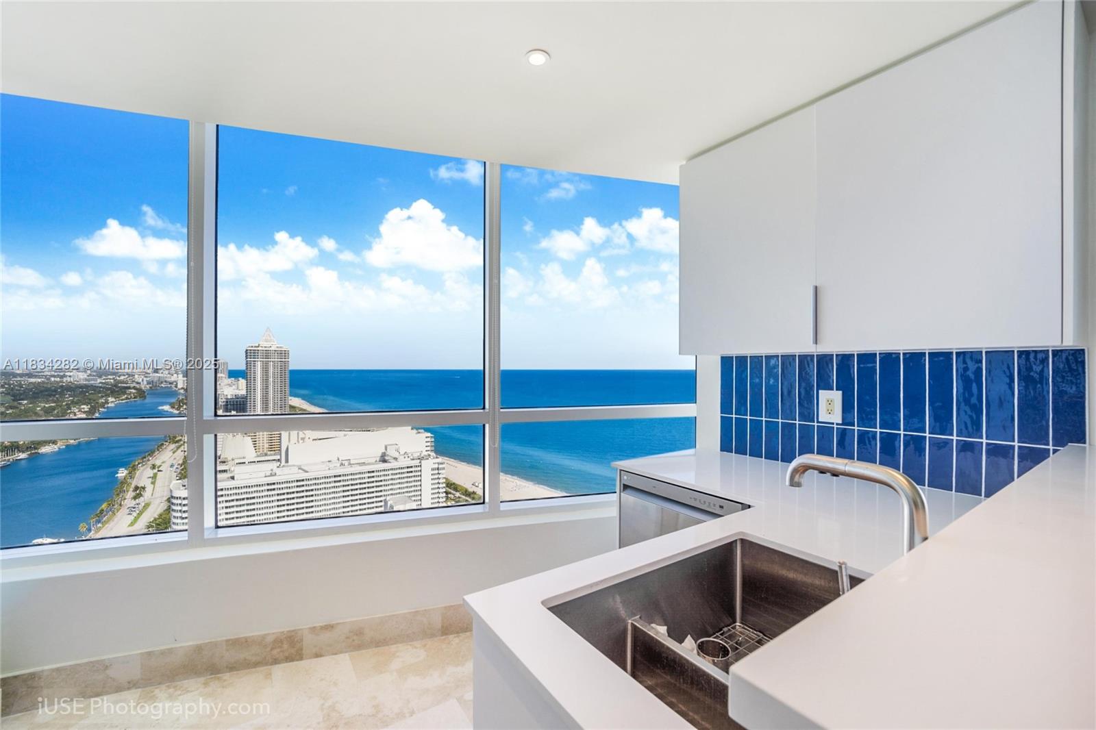 4401 Collins Ave 3603