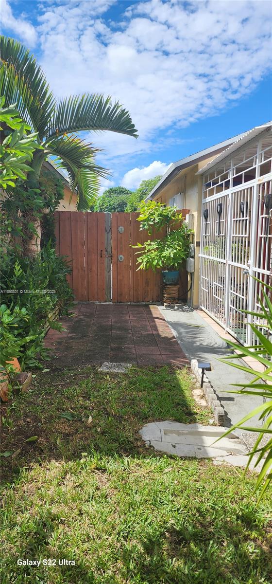 PRINCETONIAN BY THE PARK - Residential