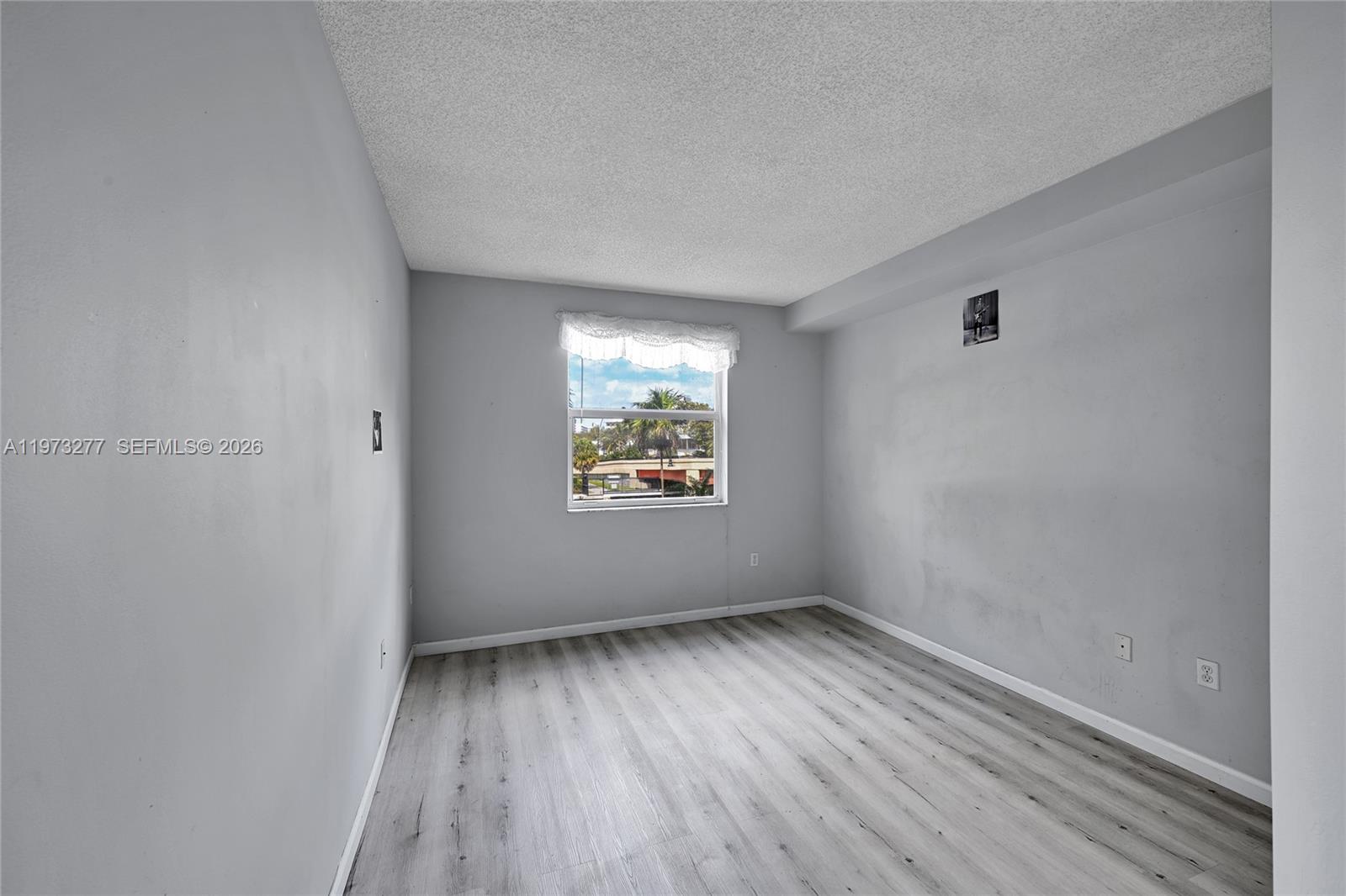 PORTO BELLAGIO CONDO - Residential