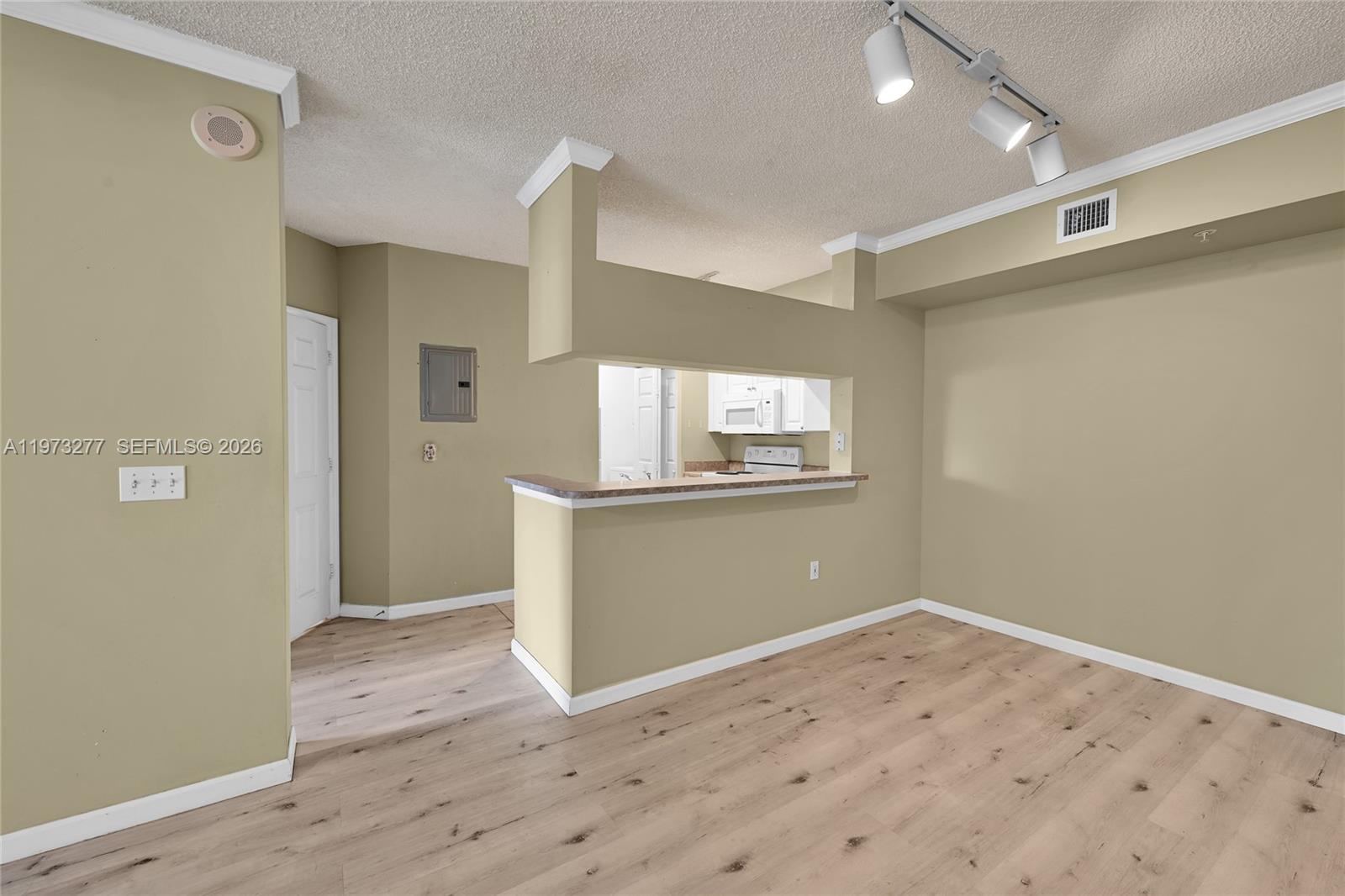 PORTO BELLAGIO CONDO - Residential