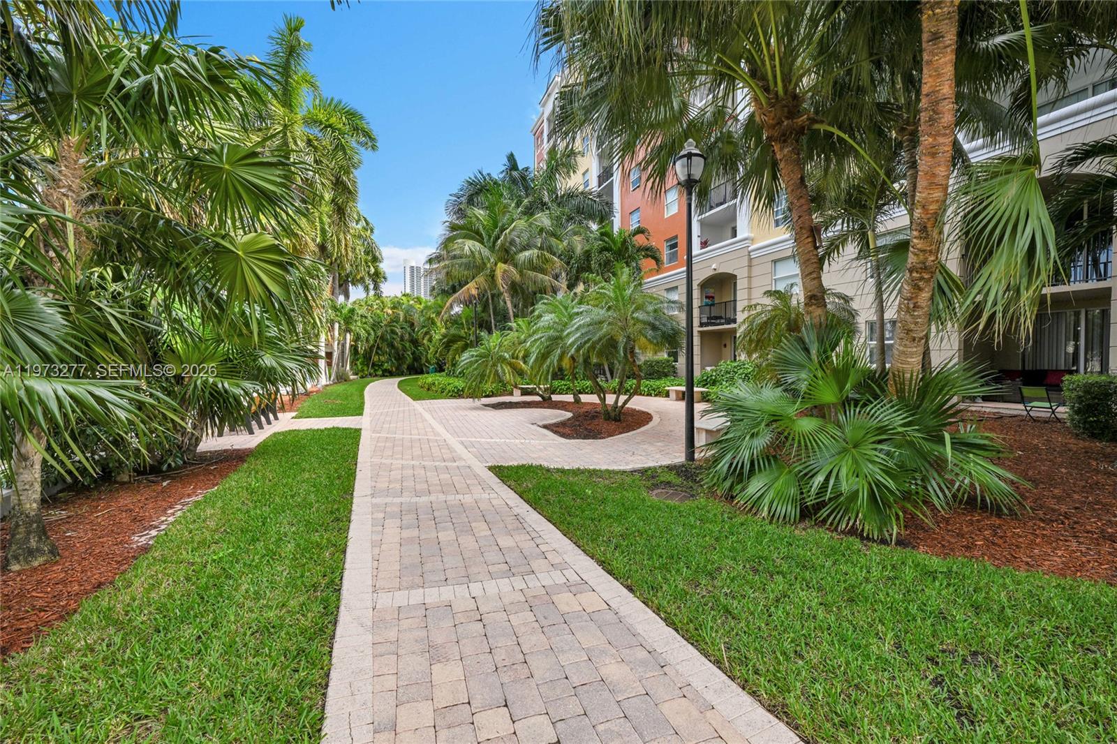 PORTO BELLAGIO CONDO - Residential