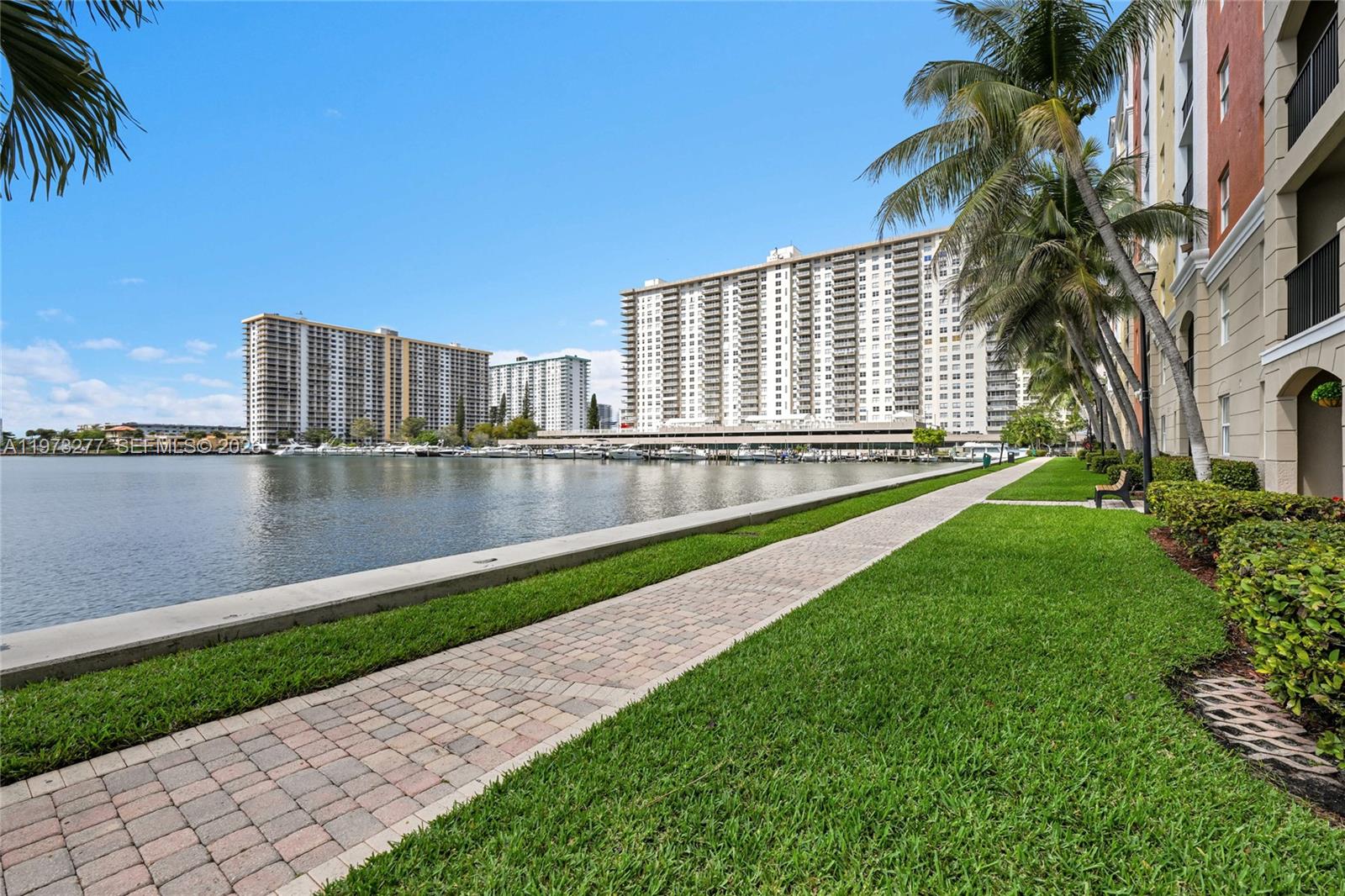 PORTO BELLAGIO CONDO - Residential