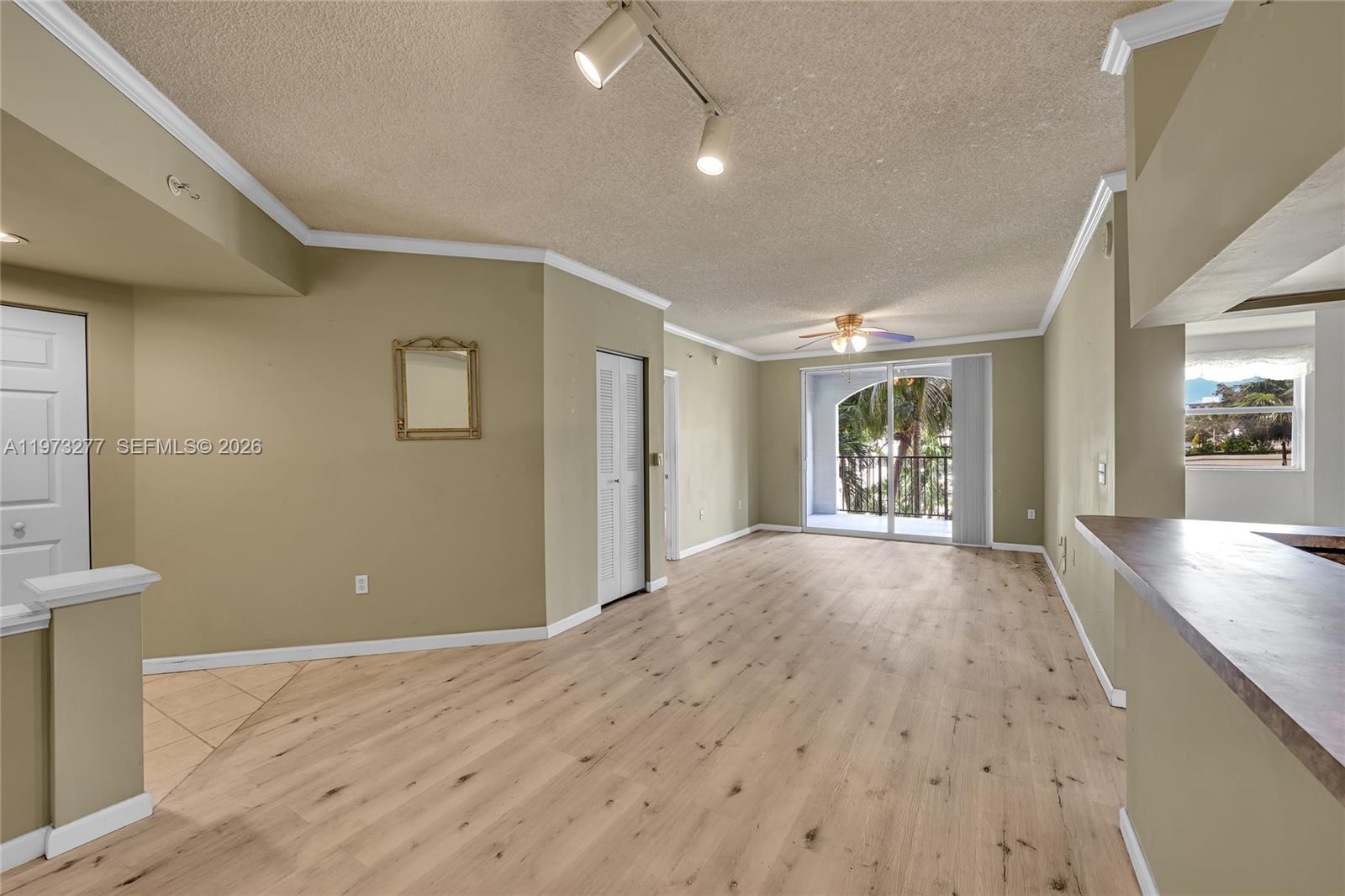 PORTO BELLAGIO CONDO - Residential