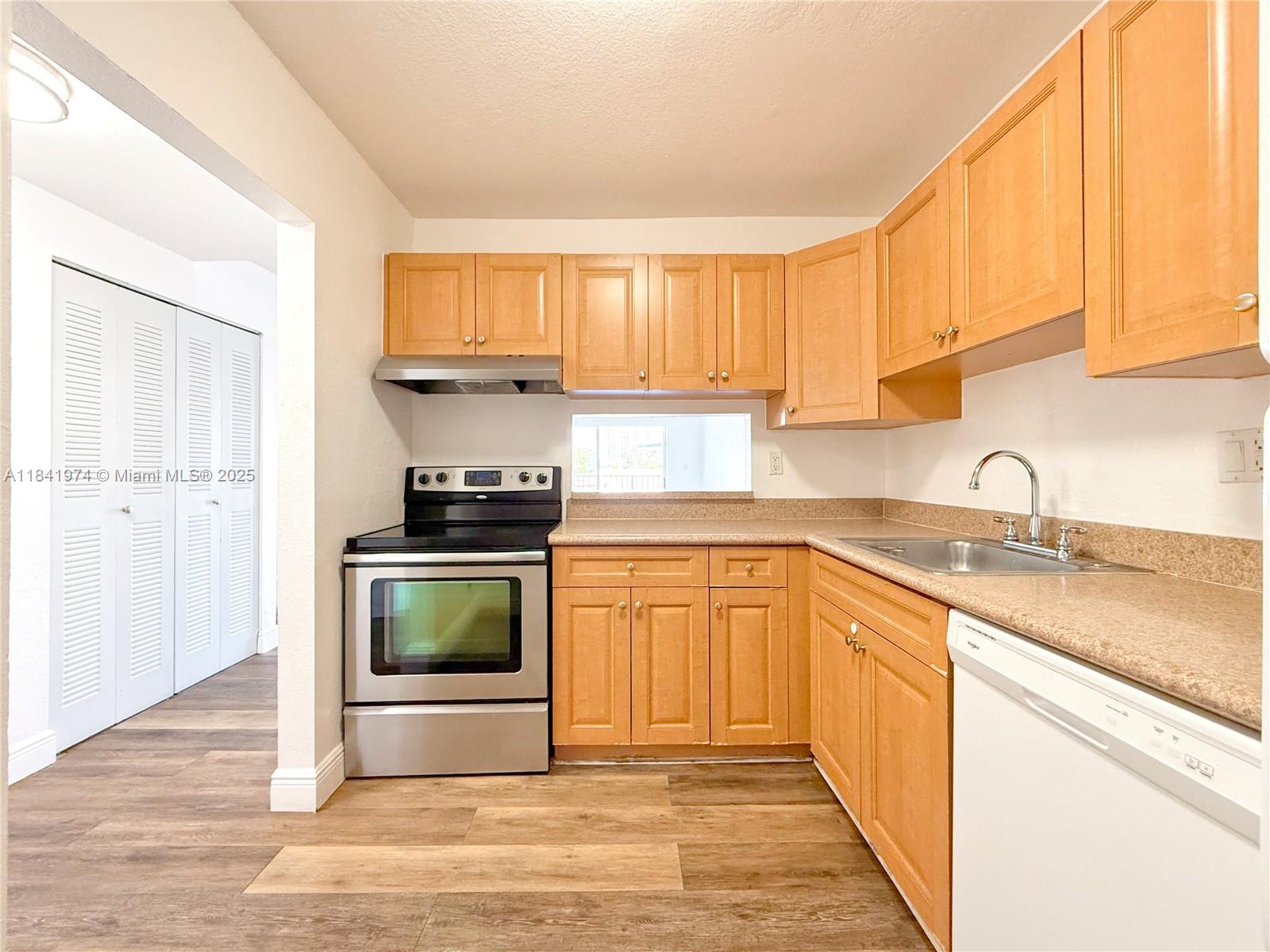 5231 Geneva way 307