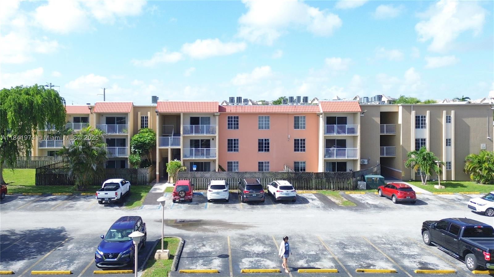 Spacious 2-Bedroom Rental in Prime Doral Location!
Don’t miss this beautifully maintained unit featuring laminate wood floors, a bright and open layout, and ample closet space. Located in a highly desirable area of Doral, close to top-rated schools, shopping centers, restaurants, and major highways. Perfect for anyone seeking comfort, convenience, and a great lifestyle. Ready to move in!