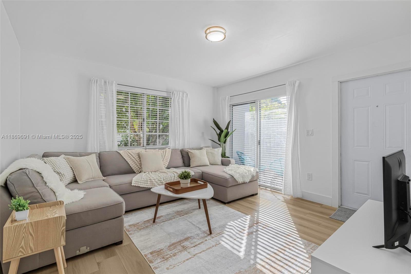 2661 SW 28 Ct 1