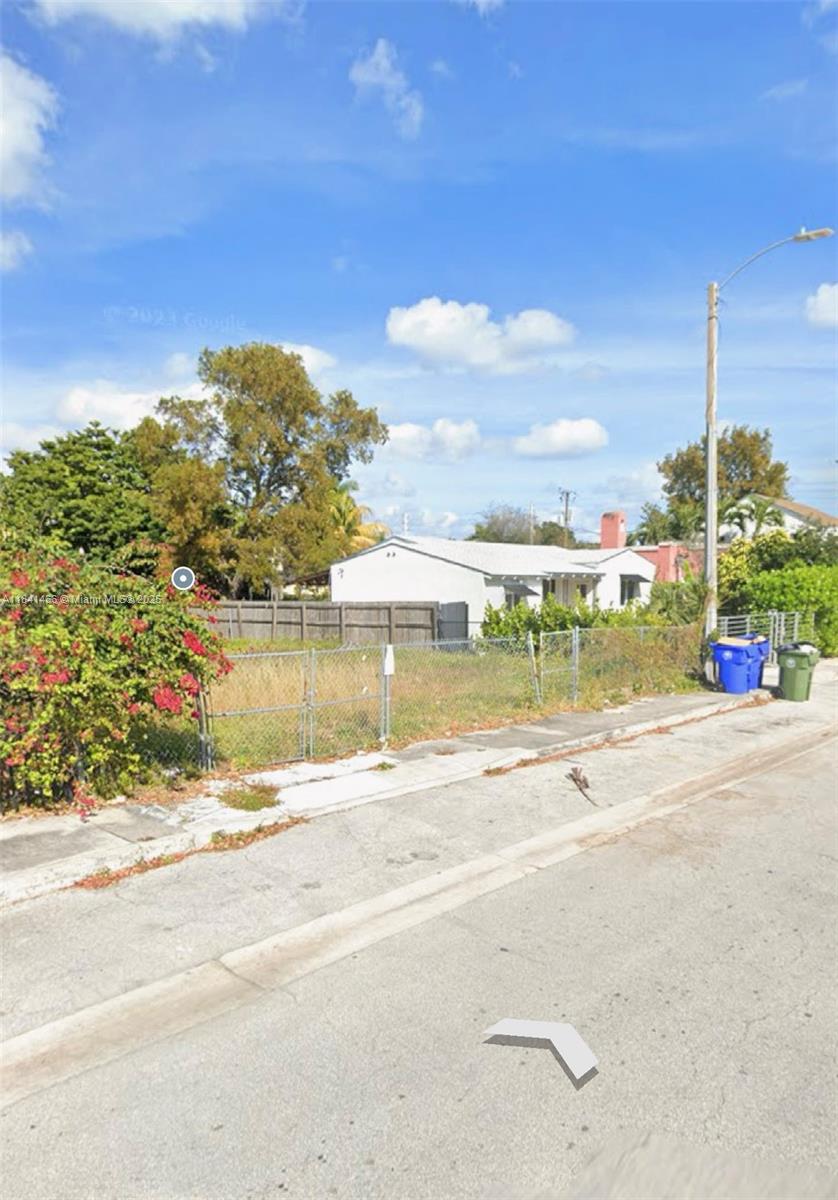 247 NW 45th St