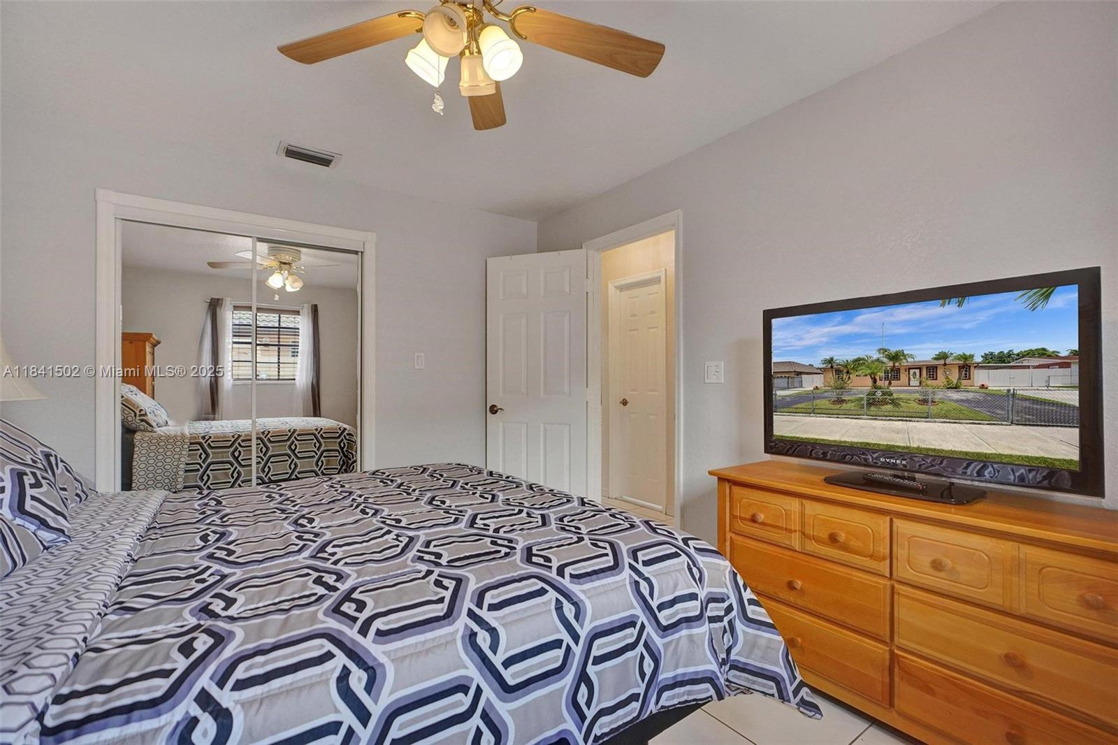 LOS ANGELES ESTATES SEC 2 - Residential