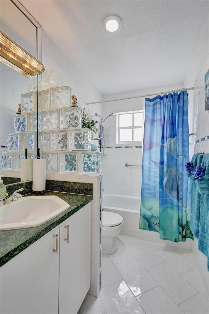 LOS ANGELES ESTATES SEC 2 - Residential