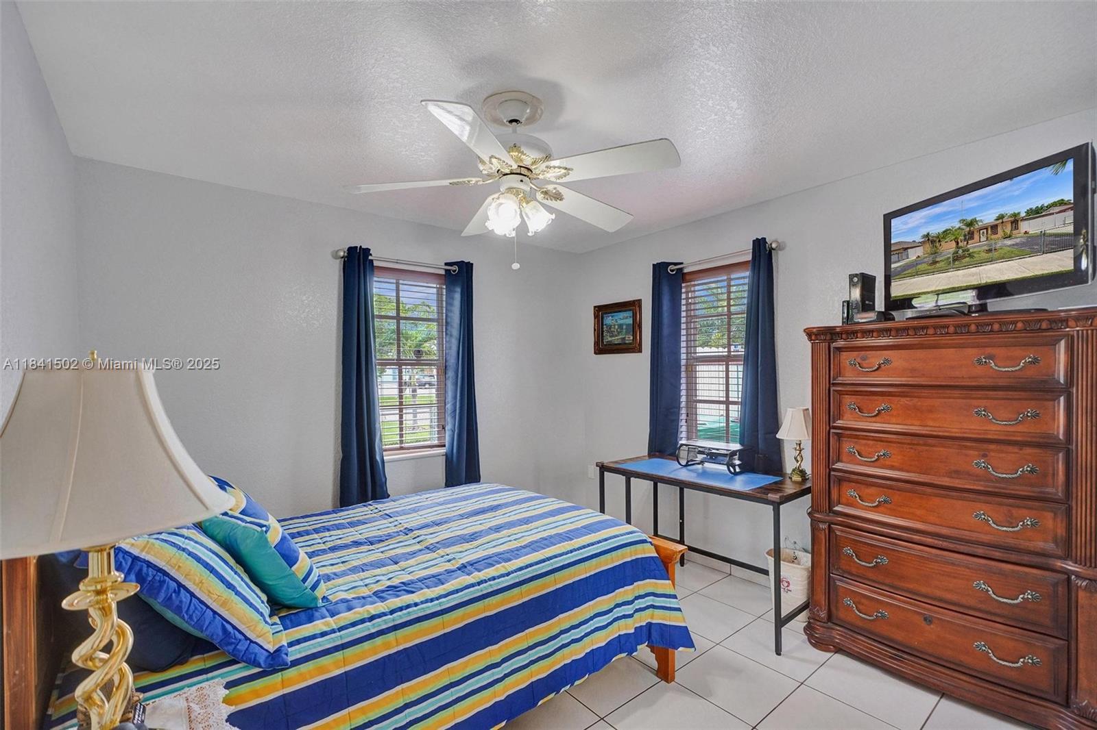 LOS ANGELES ESTATES SEC 2 - Residential