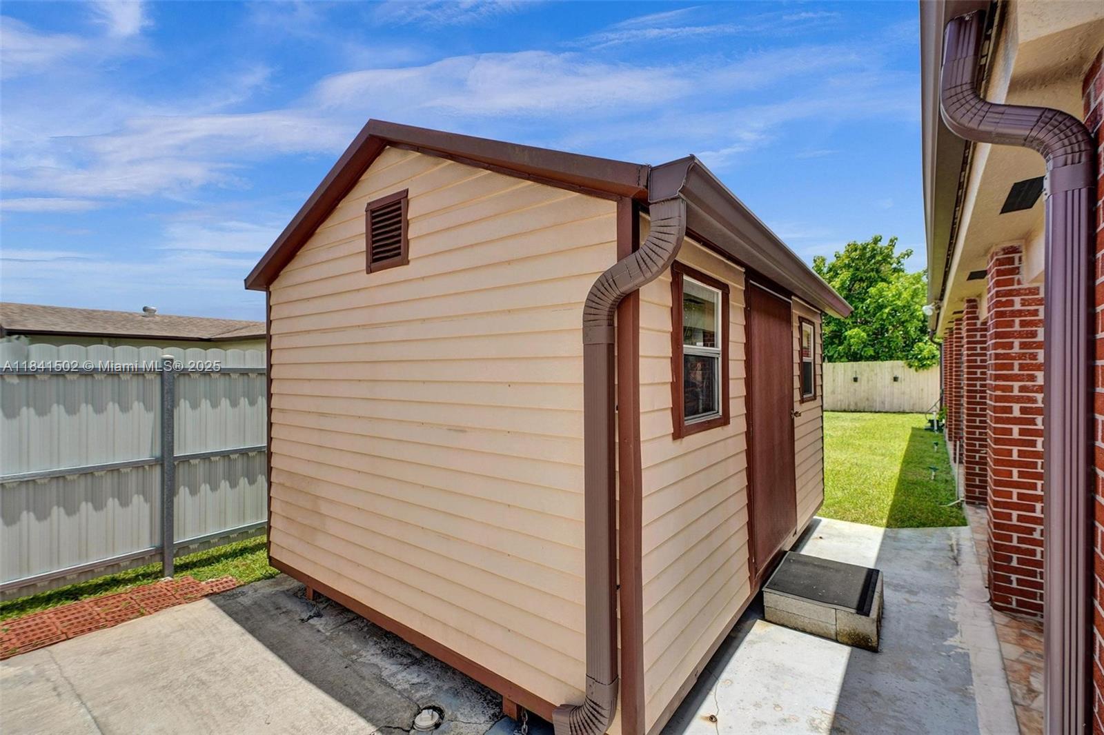 LOS ANGELES ESTATES SEC 2 - Residential