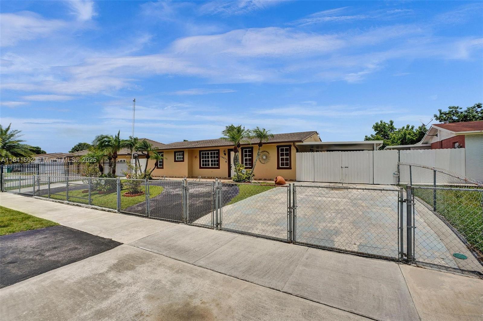 LOS ANGELES ESTATES SEC 2 - Residential