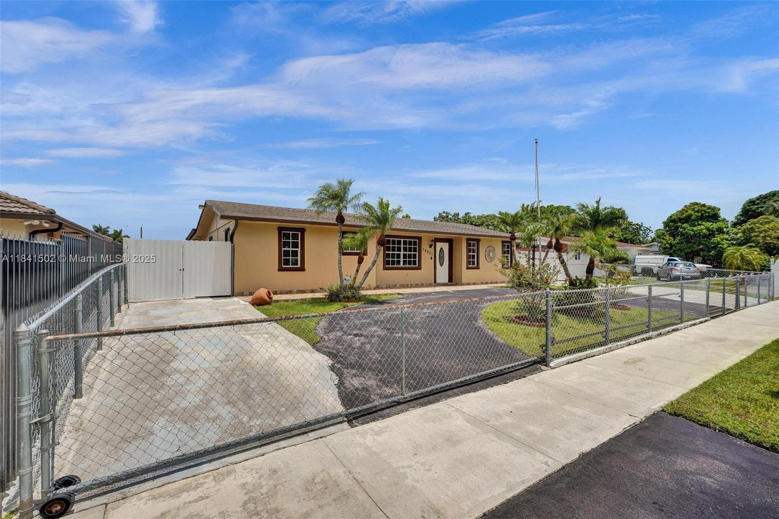 LOS ANGELES ESTATES SEC 2 - Residential