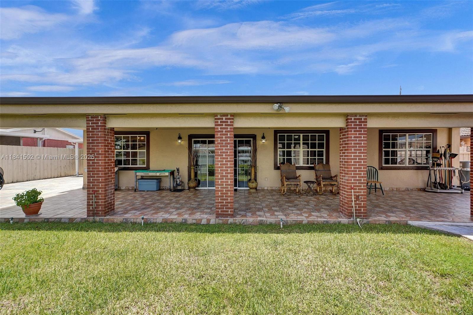 LOS ANGELES ESTATES SEC 2 - Residential