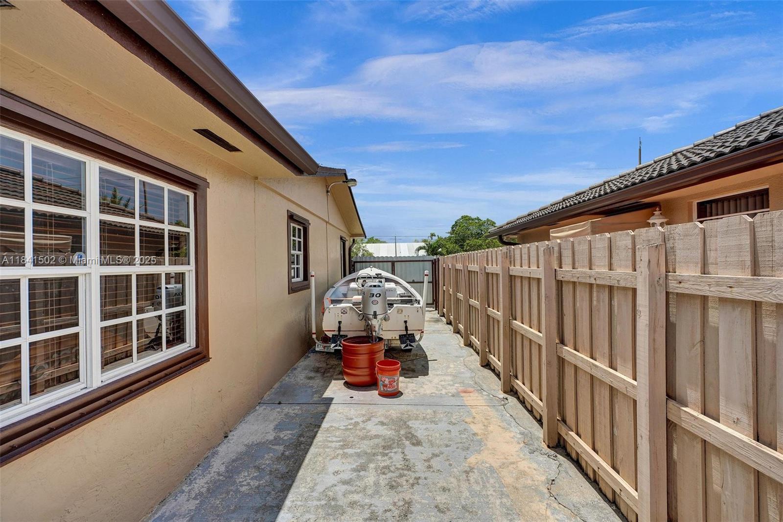 LOS ANGELES ESTATES SEC 2 - Residential