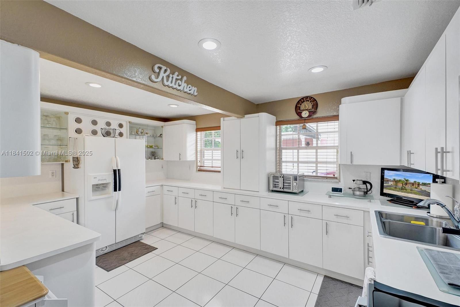 LOS ANGELES ESTATES SEC 2 - Residential