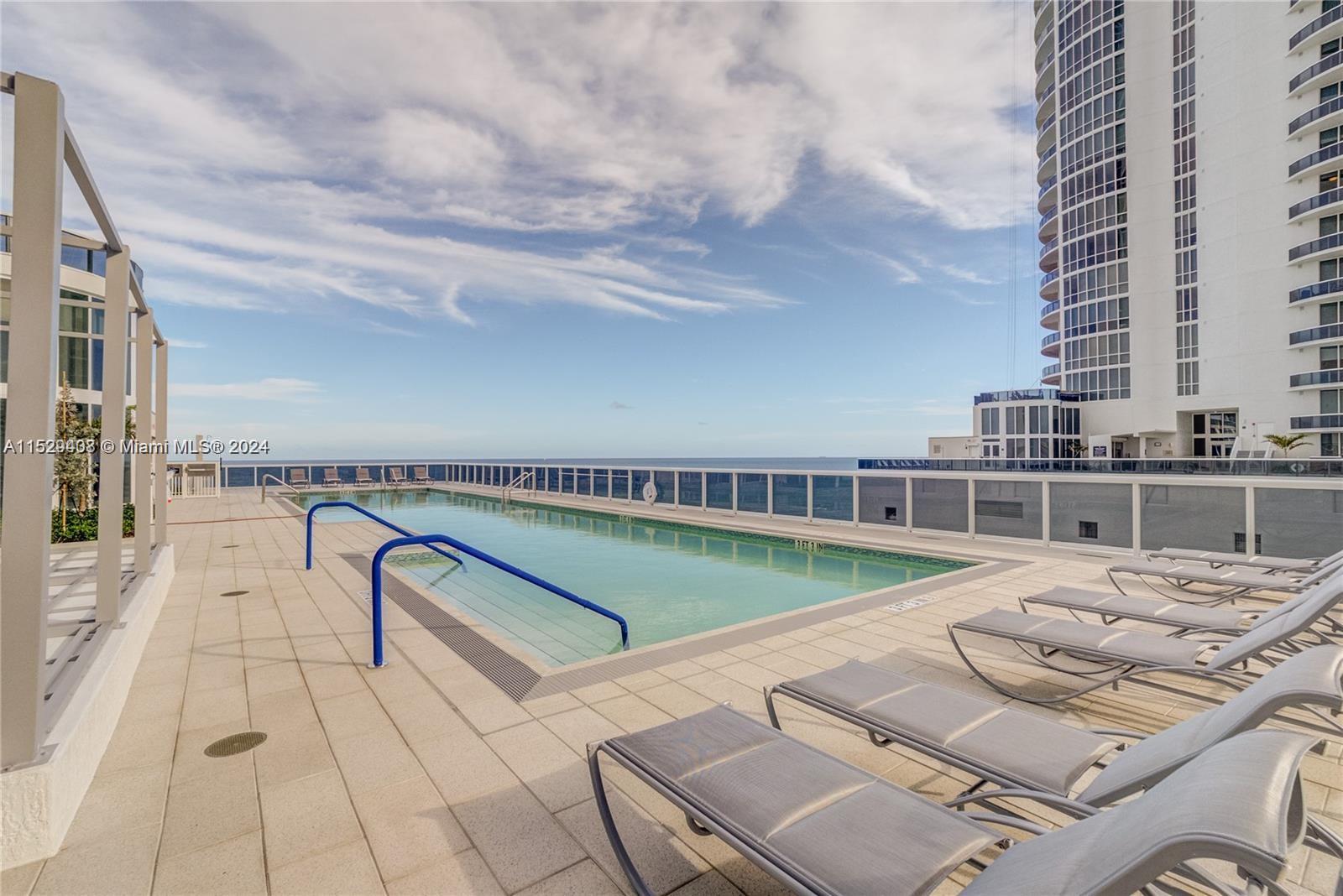 TDR TOWER II CONDO - Residential