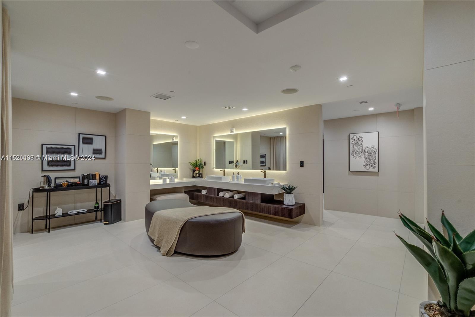 TDR TOWER II CONDO - Residential