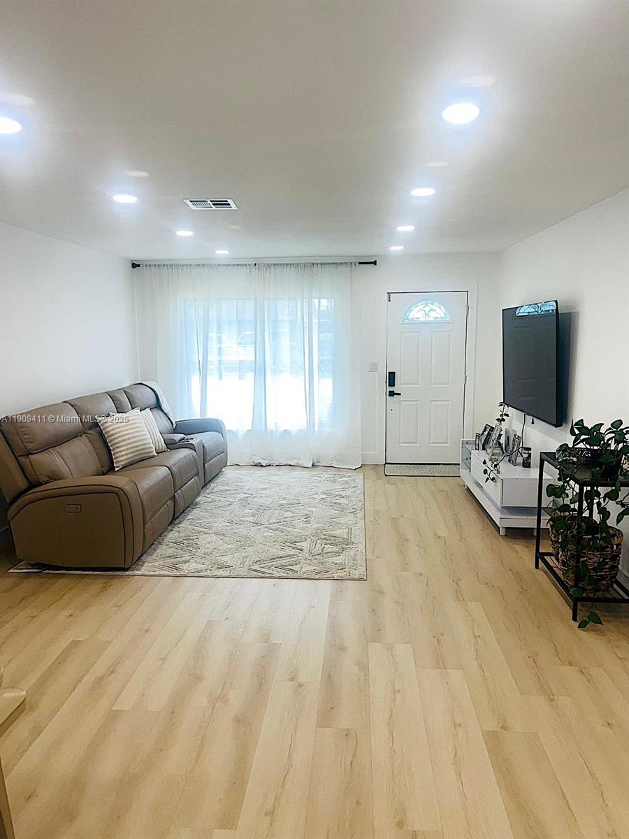 SANDALFOOT COVE SEC 4 - Residential