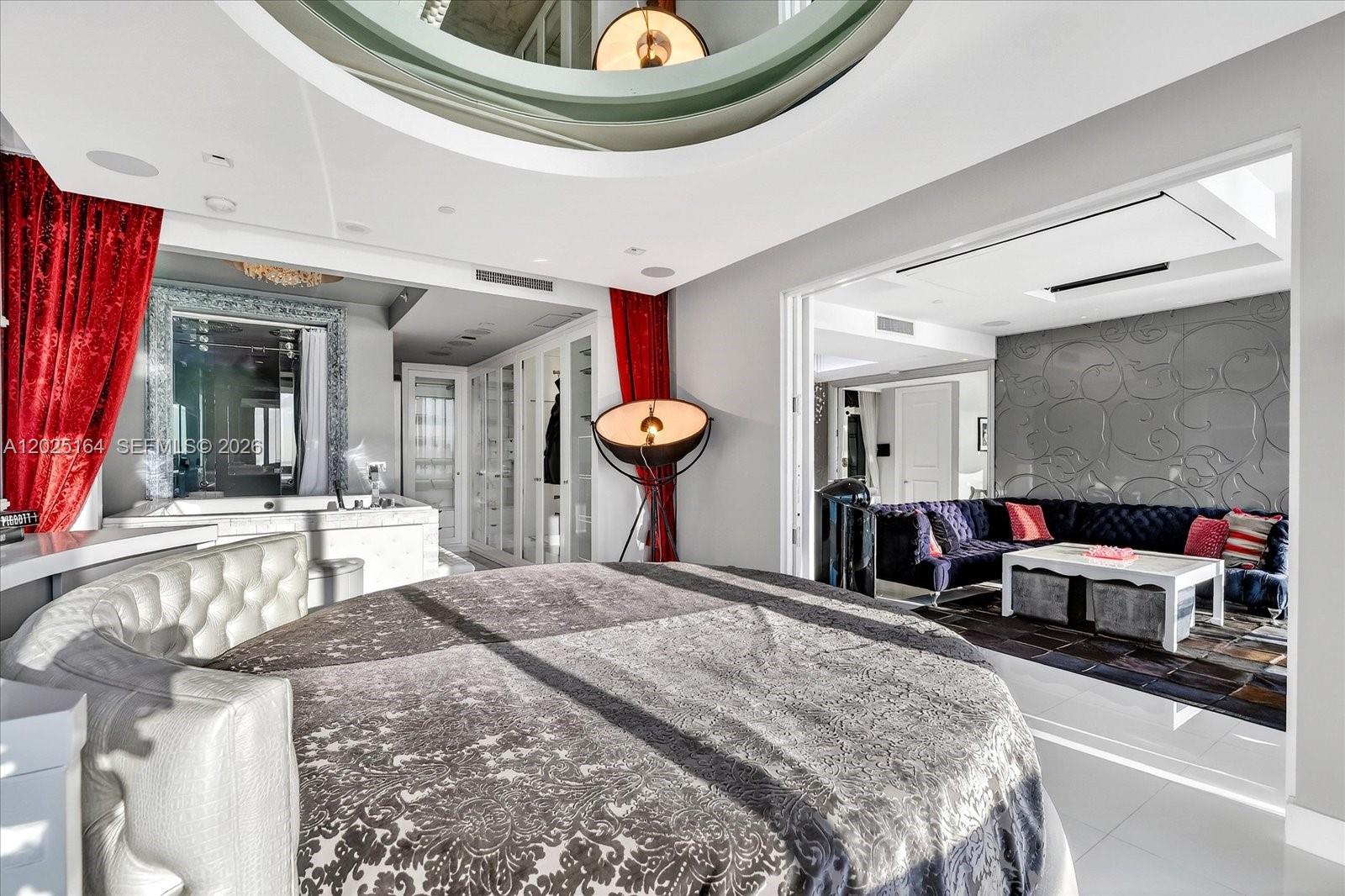 CONTINUUM ON SOUTH BEACH - Residential