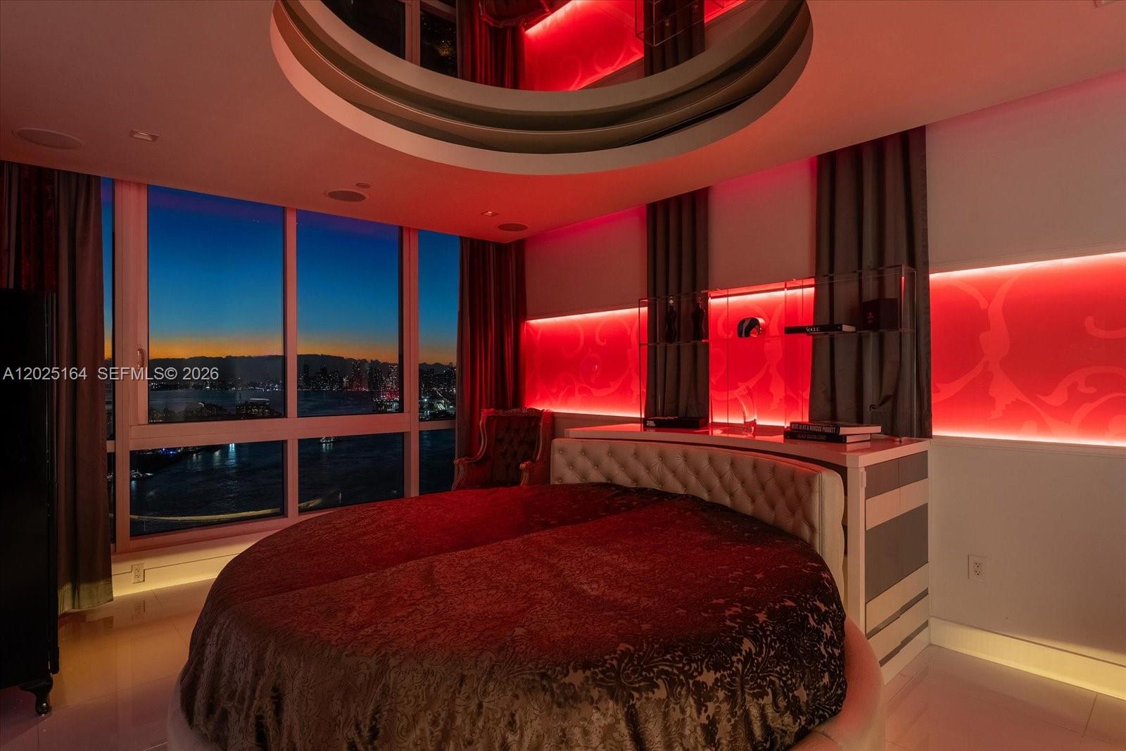 CONTINUUM ON SOUTH BEACH - Residential