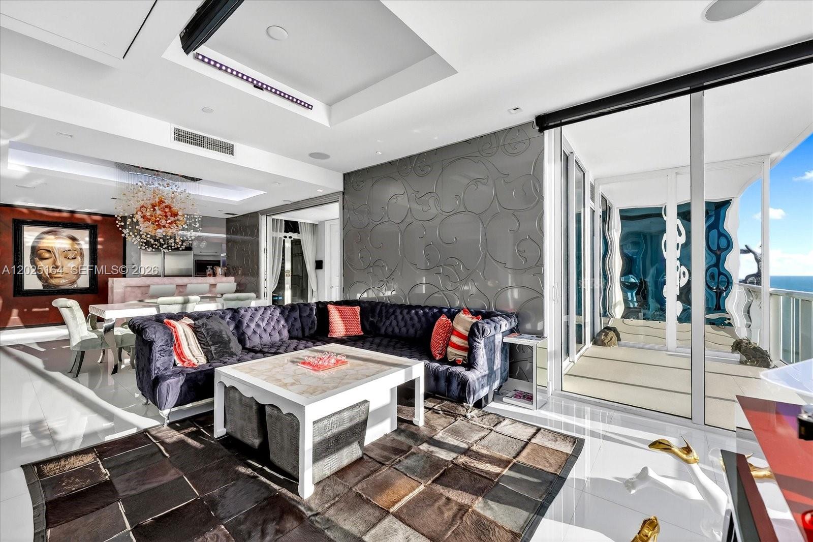 CONTINUUM ON SOUTH BEACH - Residential