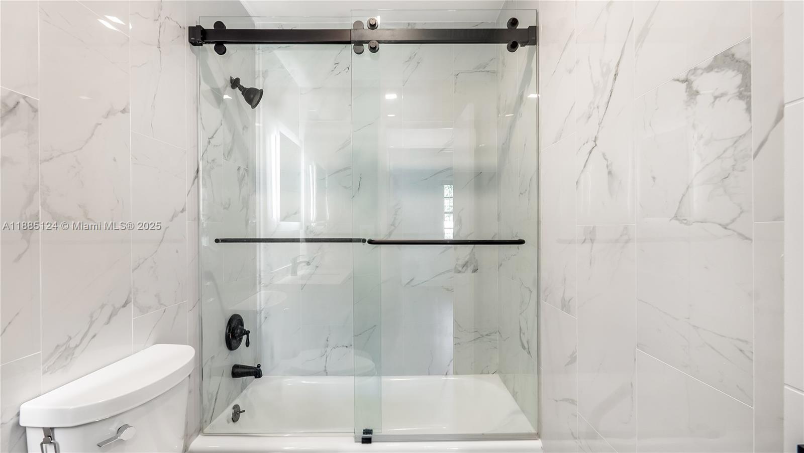 COUNTRY CORNERS - Residential