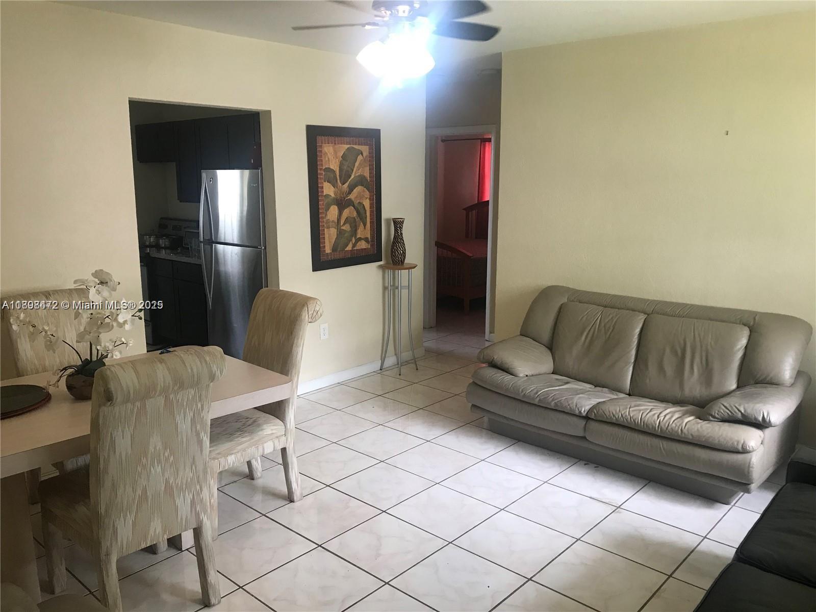 2 bedroom 1 bath unit located blocks away from Midtown, Design District, Downtown Miami, and other key Miami locations. Property is a duplex with only 1 neighboring occupants and provides private parking spaces. Unit is off of North Miami Avenue with various public affairs in the vicinity.