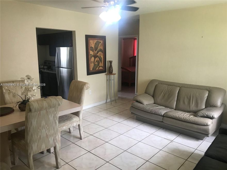 2 bedroom 1 bath unit located blocks away from Midtown, Design District, Downtown Miami, and other key Miami locations.  Property is a duplex with only 1 neighboring occupants and provides private parking spaces.  Unit is off of North Miami Avenue with various public affairs in the vicinity.