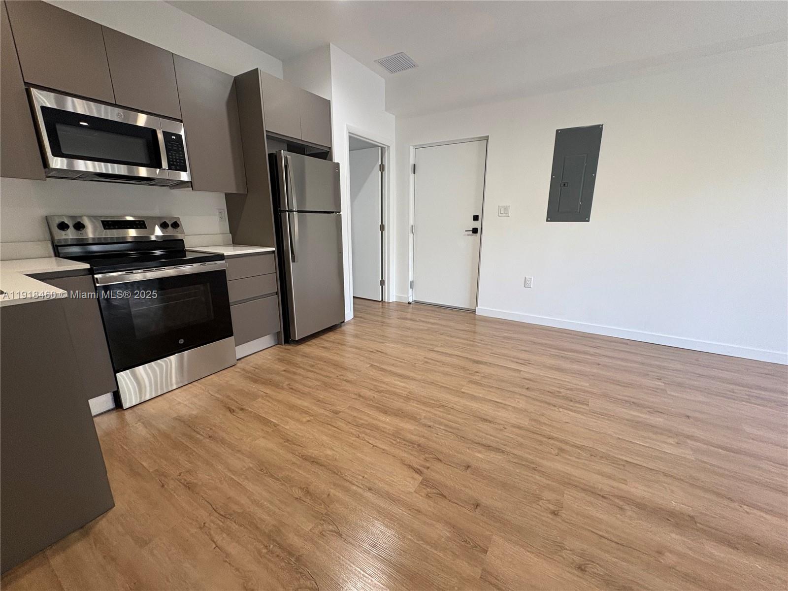 54 ST BUS CENTER SUB - Residential Lease