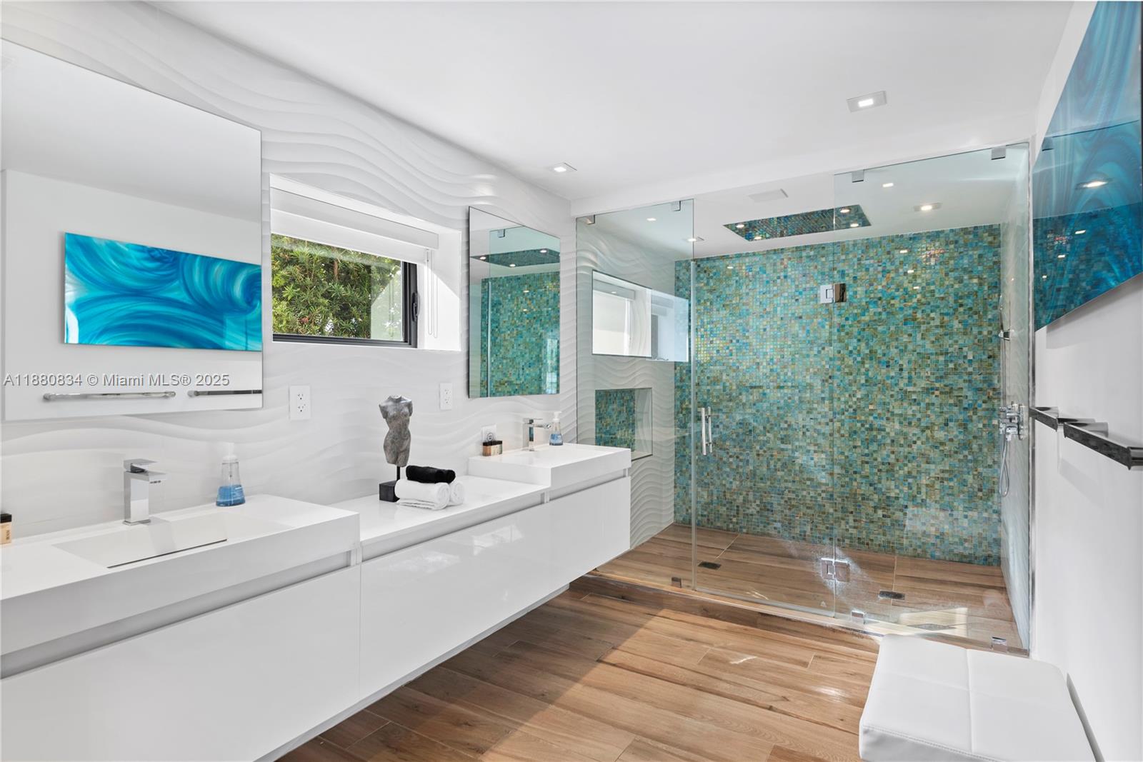 HOLLYWOOD GOLF ESTATES SE - Residential