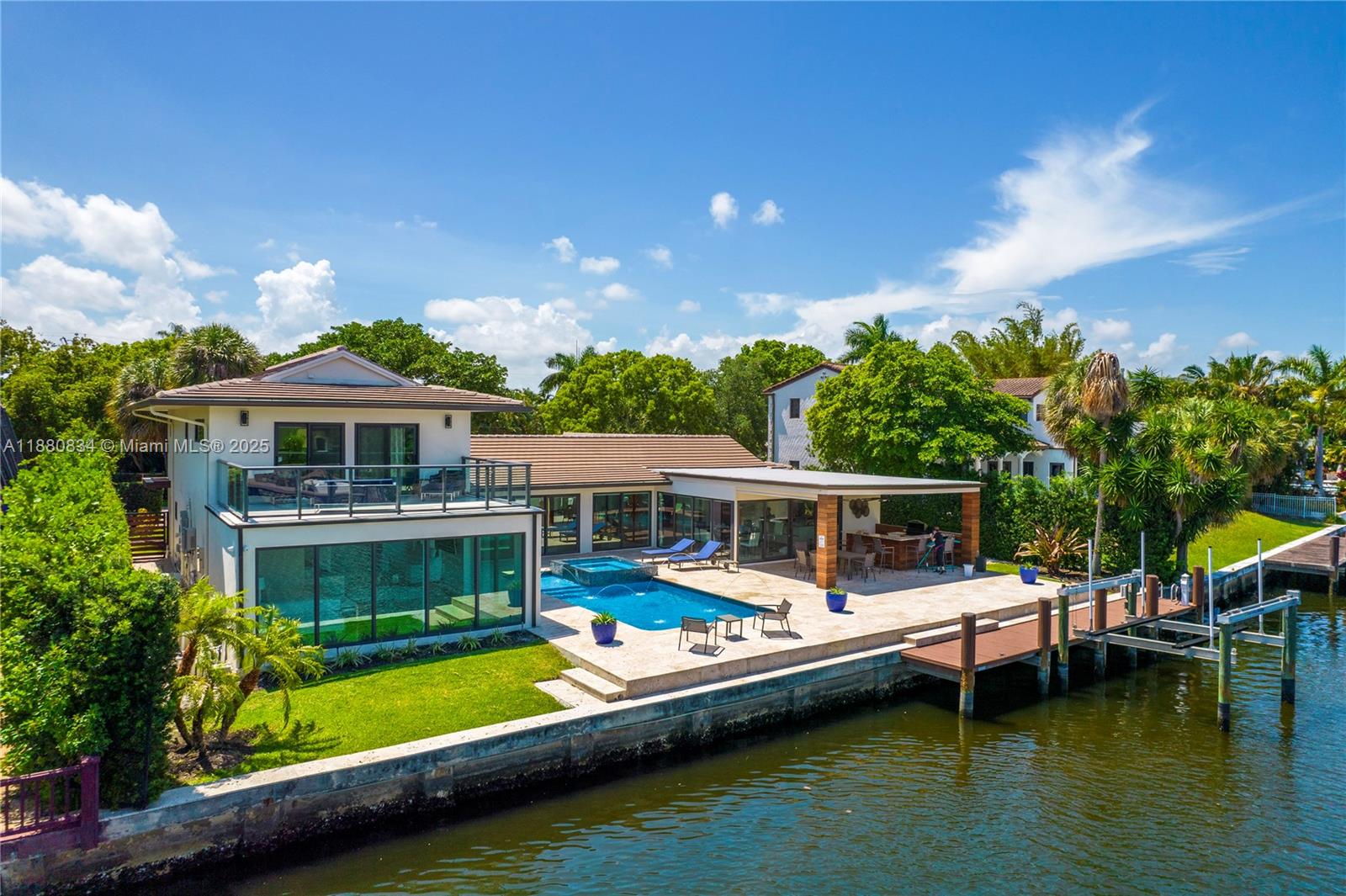 HOLLYWOOD GOLF ESTATES SE - Residential