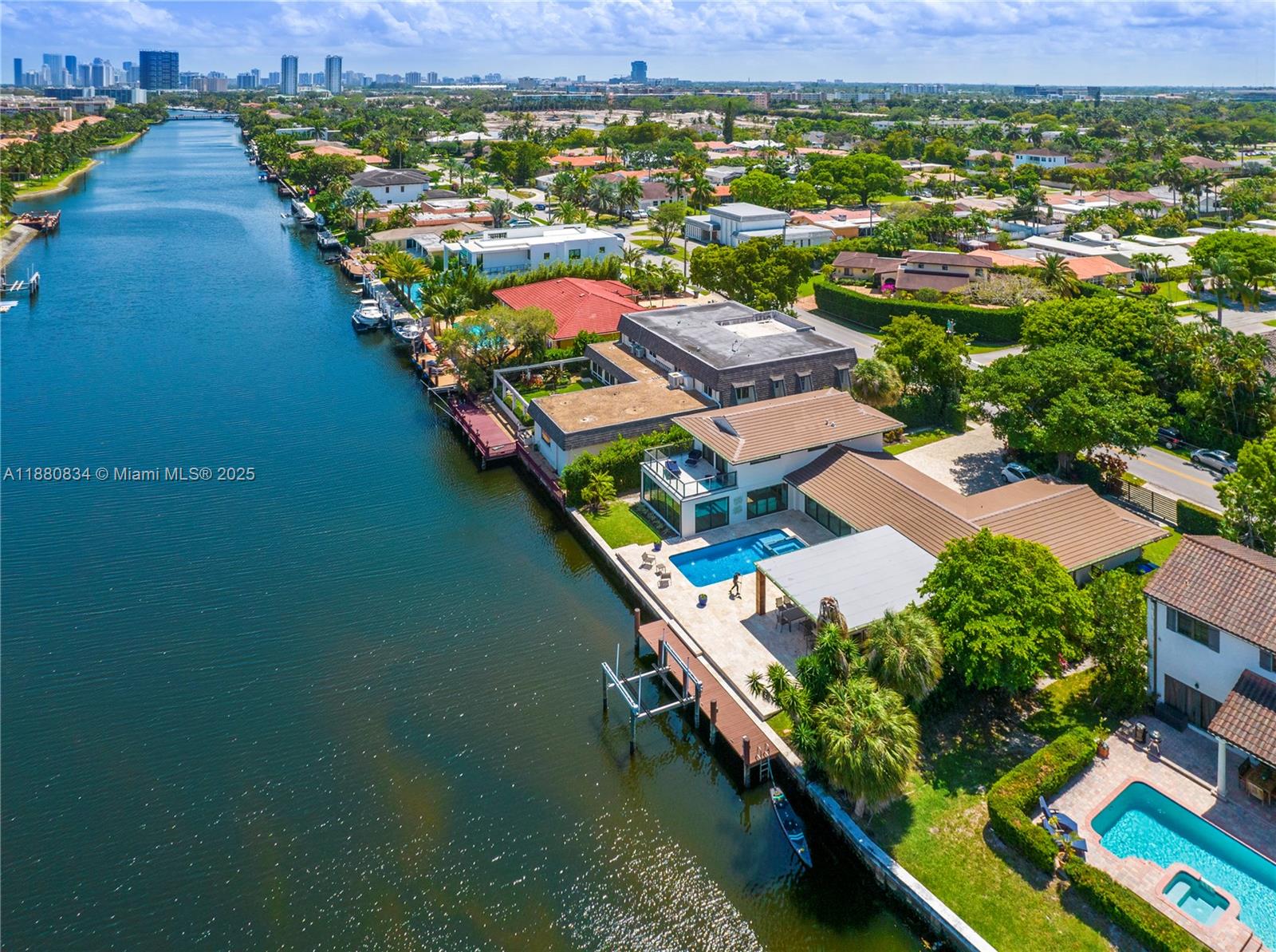 HOLLYWOOD GOLF ESTATES SE - Residential