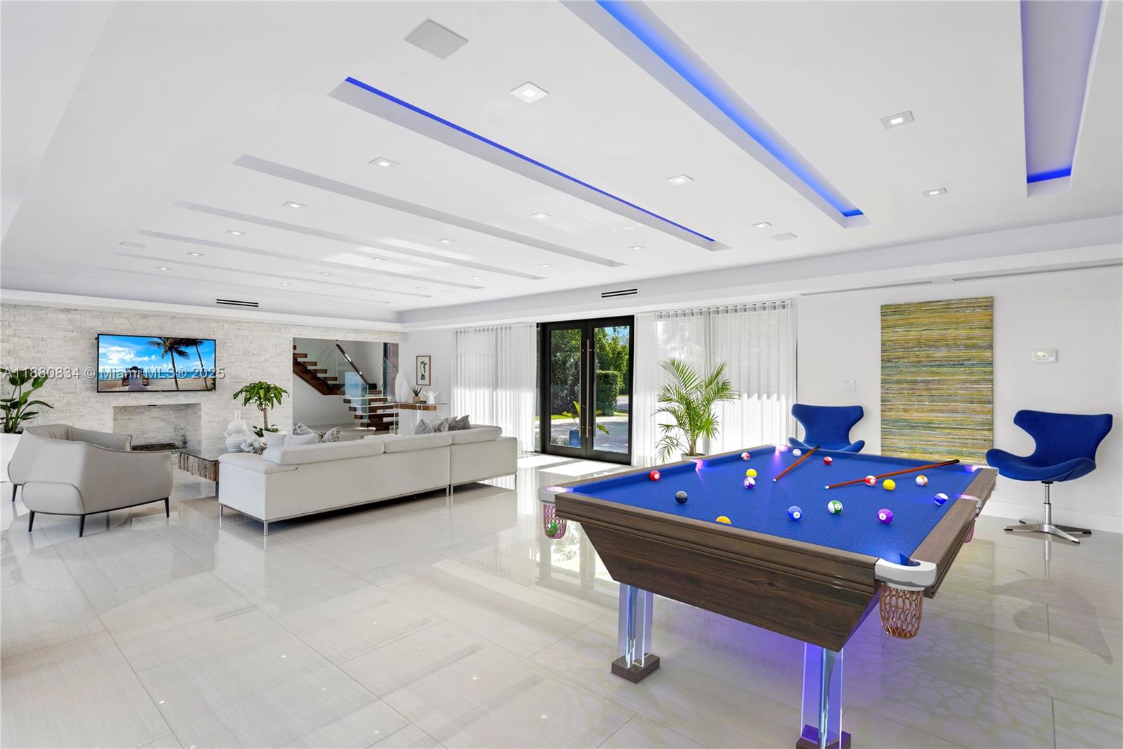 HOLLYWOOD GOLF ESTATES SE - Residential