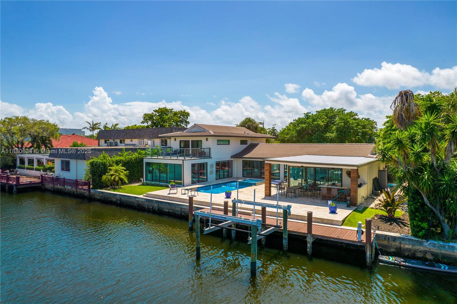 HOLLYWOOD GOLF ESTATES SE - Residential