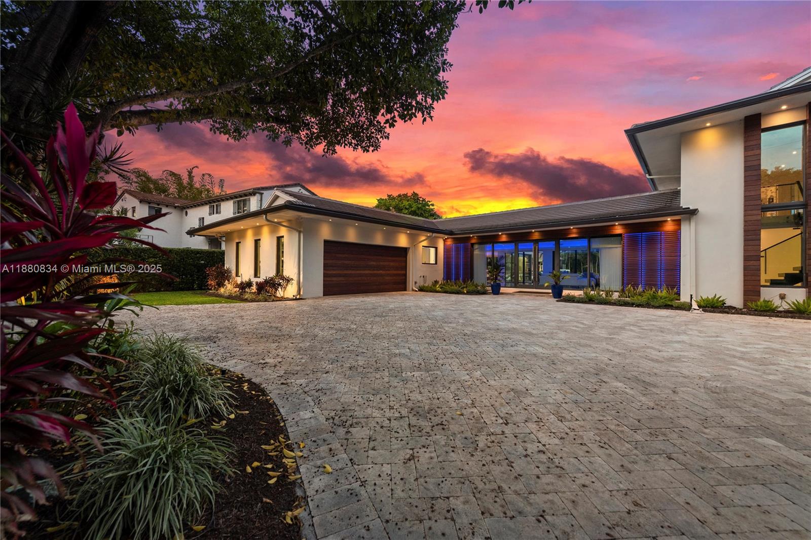 HOLLYWOOD GOLF ESTATES SE - Residential