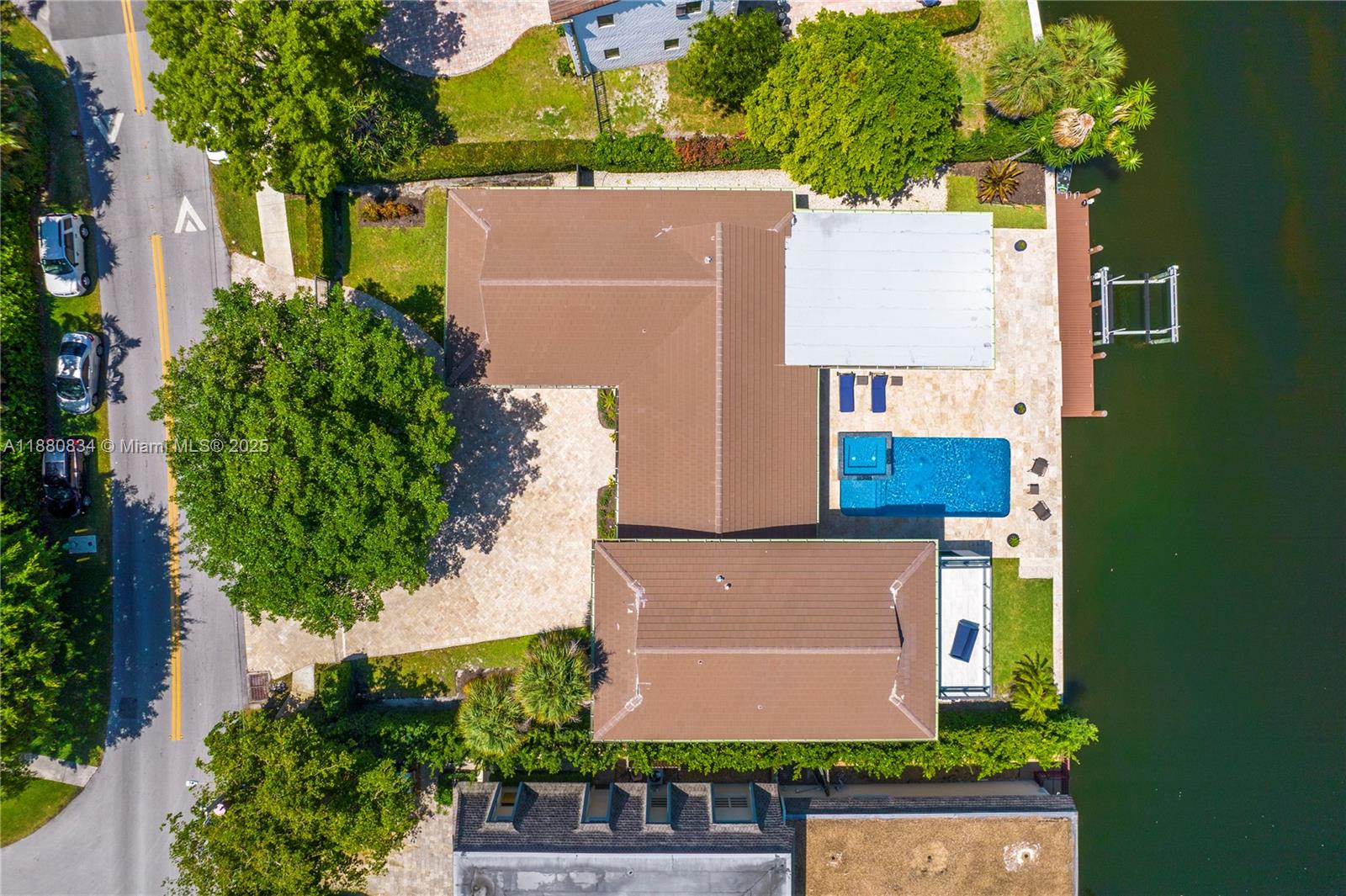 HOLLYWOOD GOLF ESTATES SE - Residential