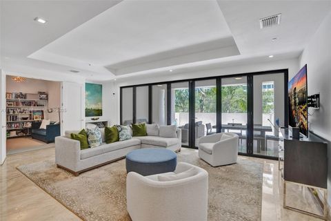 Photo of 718 Valencia Ave #204, Coral Gables, FL 33134 (MLS # A11824748)