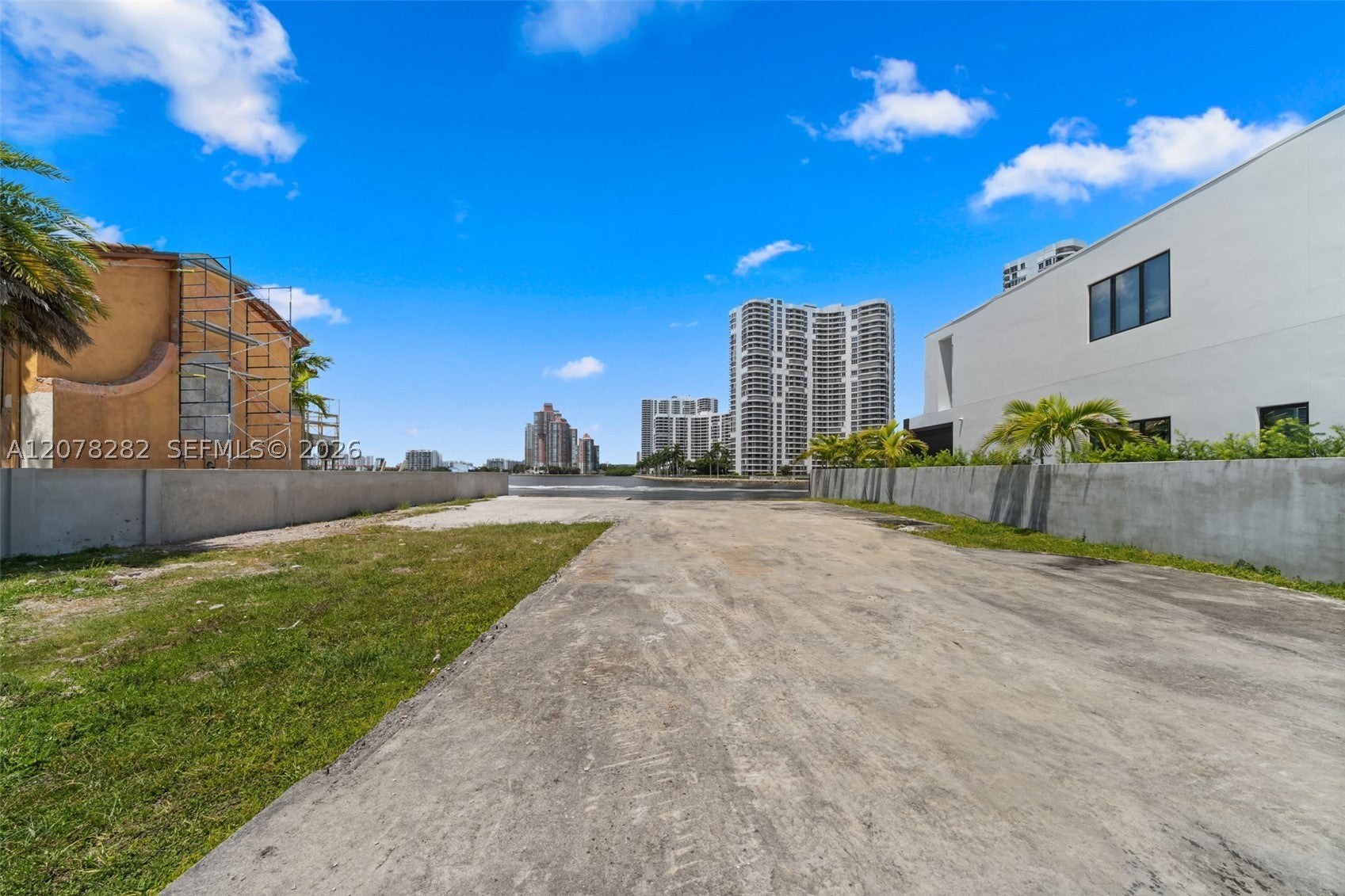 18970 N Bay Rd