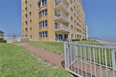 Condominium in New Smyrna Beach FL 3501 S. Atlantic Avenue Ave 22.jpg
