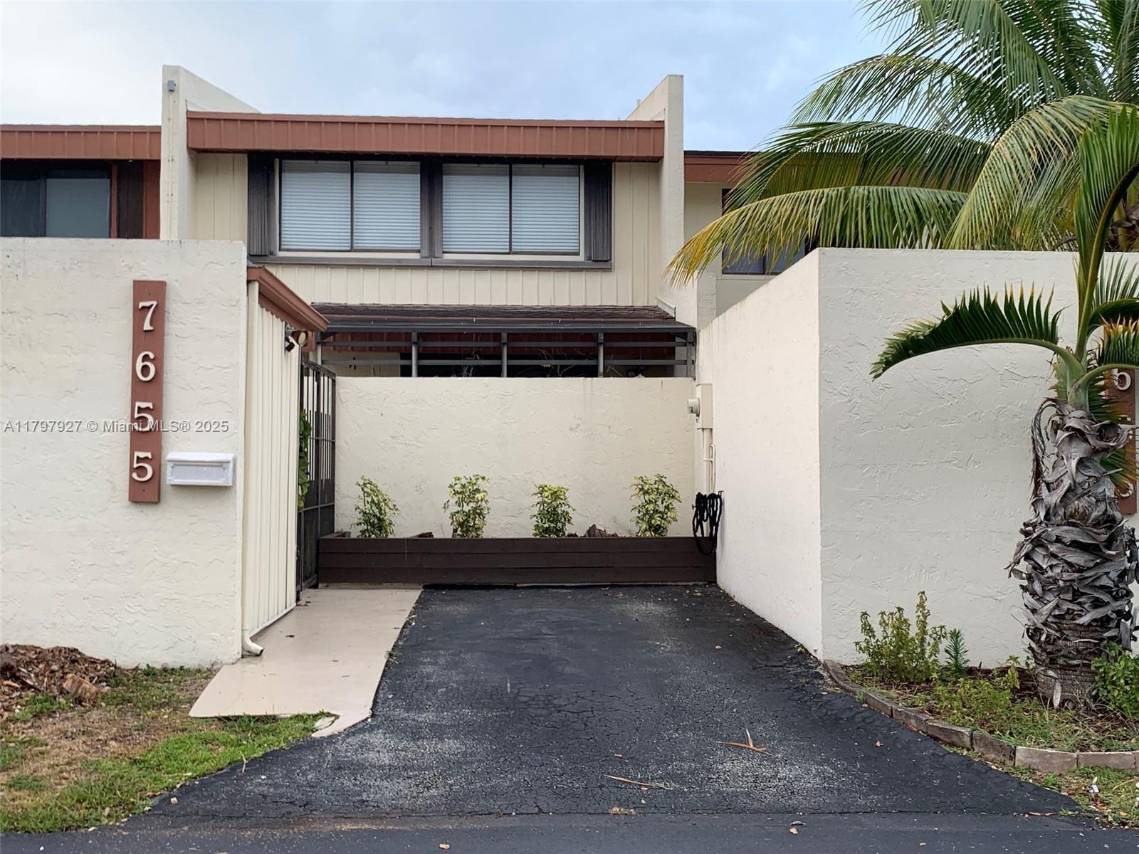 7655 Sw 106th Ave, Miami, Broward County, Florida - 3 Bedrooms  
3 Bathrooms - 