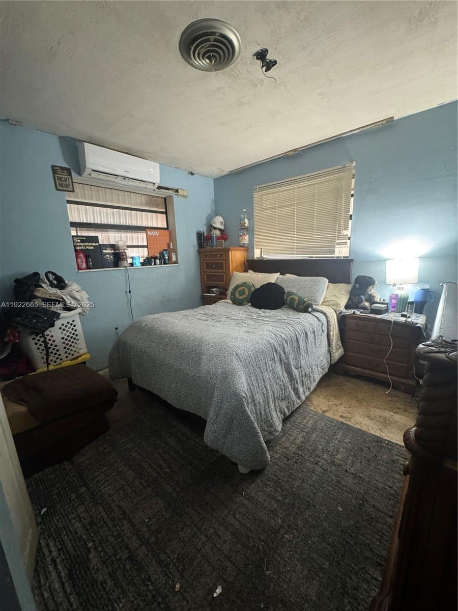 HOLIDAY VILLAGE SEC TWO - Residential