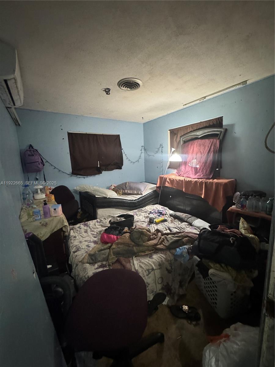 HOLIDAY VILLAGE SEC TWO - Residential